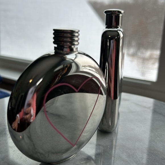 Bride and groom flasks stainless steel groom 6oz bride 4.5 oz screw off lids - Picture 8 of 13